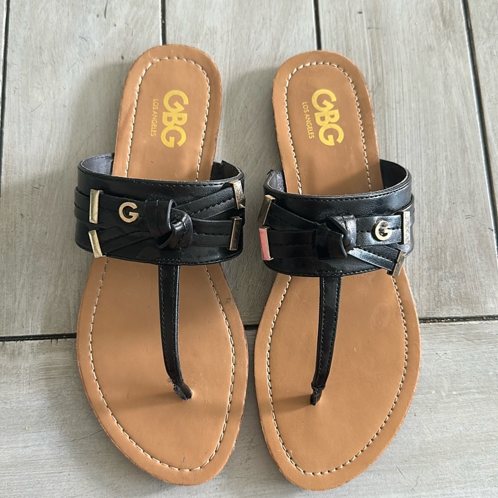 Slip on thong sandals GBG Los Angeles